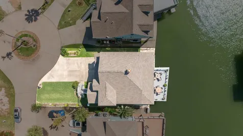 215 Lokai Street Tiki Island TX 77554