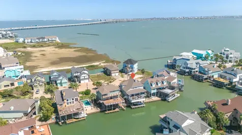 215 Lokai Street Tiki Island TX 77554