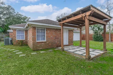 2601 Briarhurst Drive Houston TX 77057
