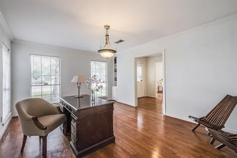 2601 Briarhurst Drive Houston TX 77057