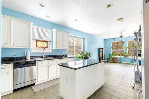 3504 Oak Landing Conroe TX 77304