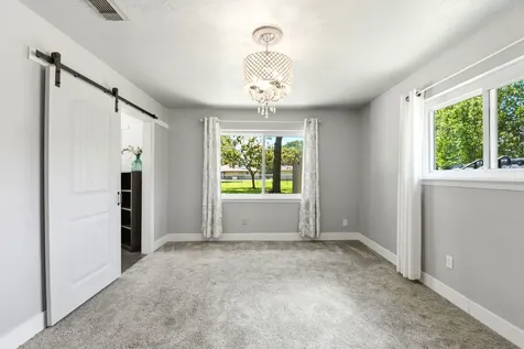 101 W Larkspur Drive Alvin TX 77511