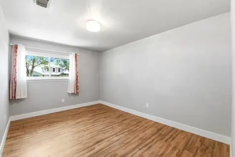 101 W Larkspur Drive Alvin TX 77511