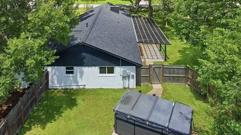 101 W Larkspur Drive Alvin TX 77511