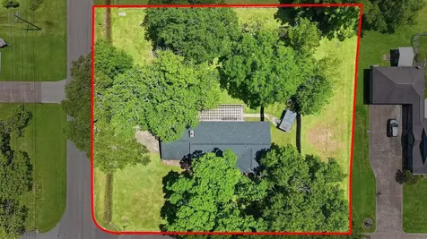 101 W Larkspur Drive Alvin TX 77511
