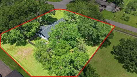 101 W Larkspur Drive Alvin TX 77511