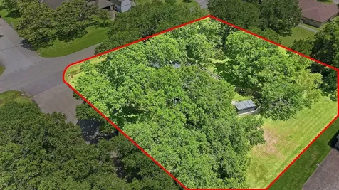 101 W Larkspur Drive Alvin TX 77511