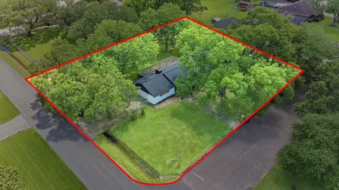 101 W Larkspur Drive Alvin TX 77511