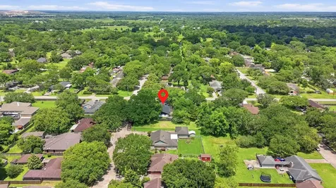 101 W Larkspur Drive Alvin TX 77511