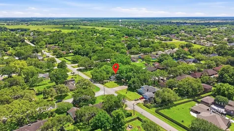 101 W Larkspur Drive Alvin TX 77511