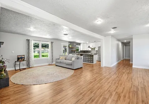 101 W Larkspur Drive Alvin TX 77511
