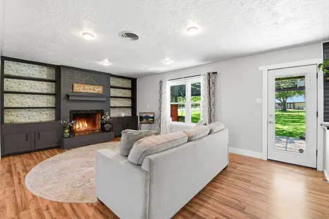 101 W Larkspur Drive Alvin TX 77511