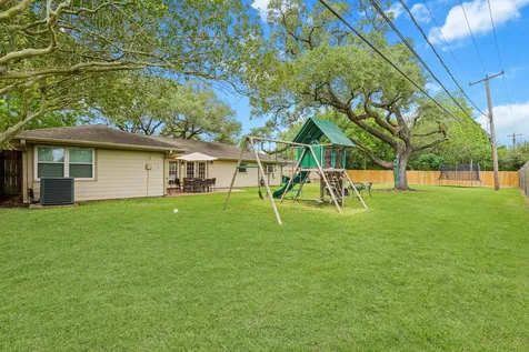 5242 Sanford Road Houston TX 77035