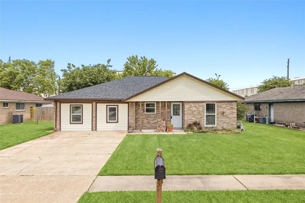 11715 Alamo Drive La Porte TX 77571