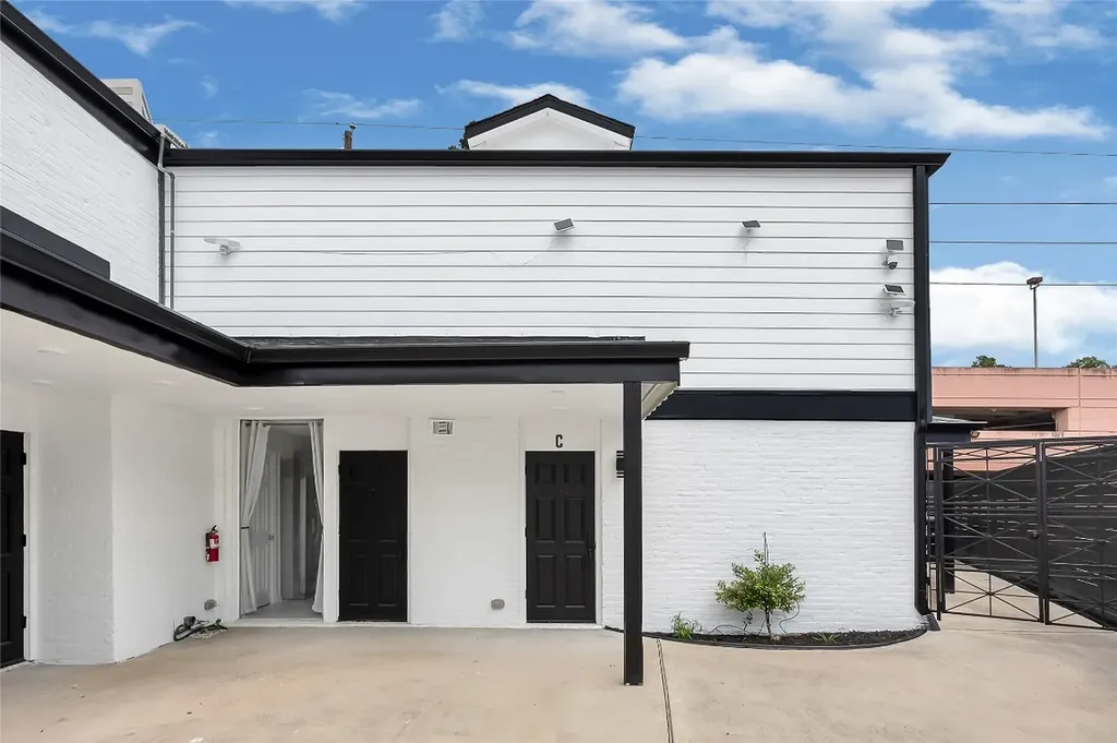 7 Briar Dale Court C Houston TX 77027
