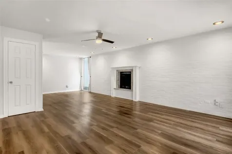 7 Briar Dale Court C Houston TX 77027