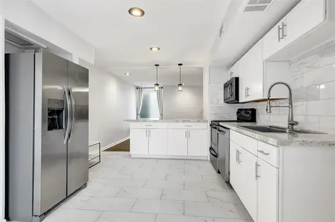 7 Briar Dale Court C Houston TX 77027