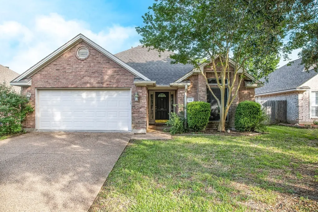 208 Bernburg Court College Station TX 77845