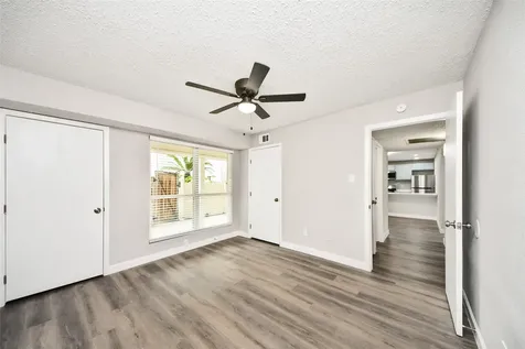 781 Country Place Drive 1017 Houston TX 77079