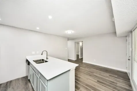 781 Country Place Drive 1017 Houston TX 77079