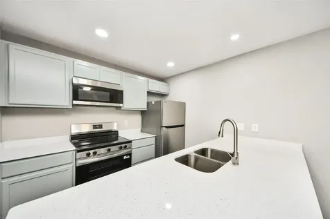 781 Country Place Drive 1017 Houston TX 77079