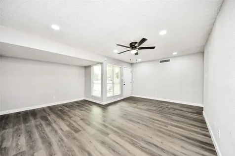 781 Country Place Drive 1017 Houston TX 77079
