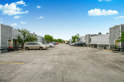 781 Country Place Drive 1017 Houston TX 77079