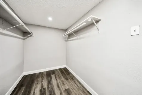781 Country Place Drive 1017 Houston TX 77079