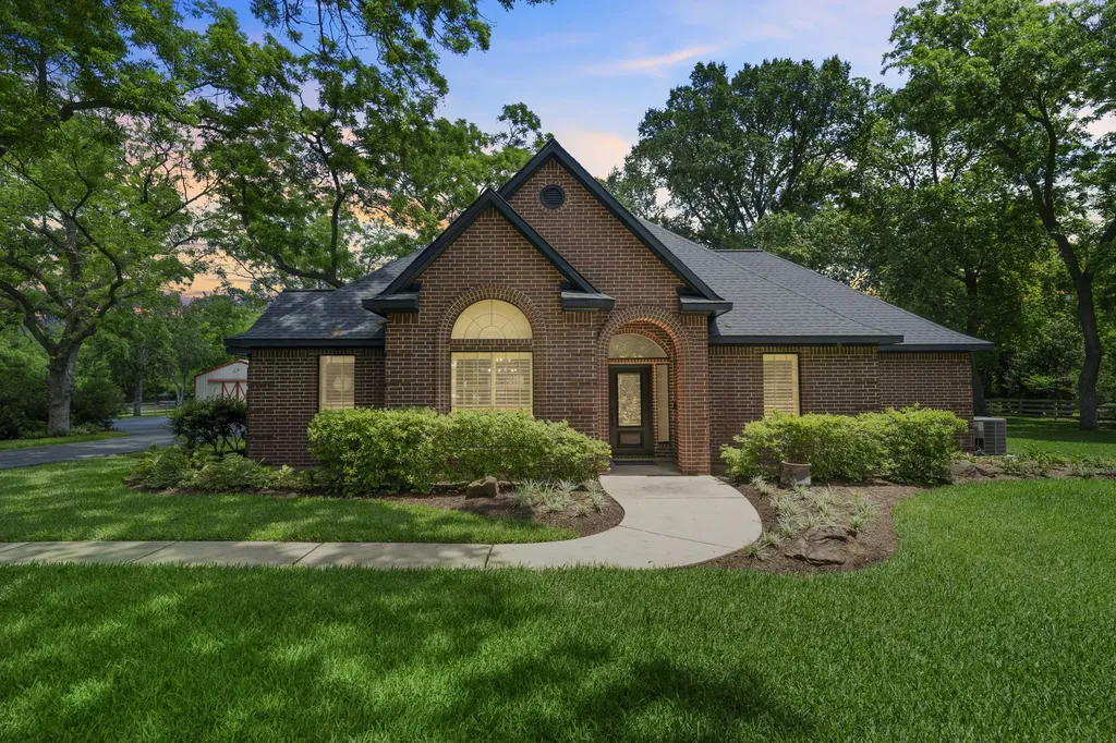 4002 Glenwood Drive Richmond TX 77406