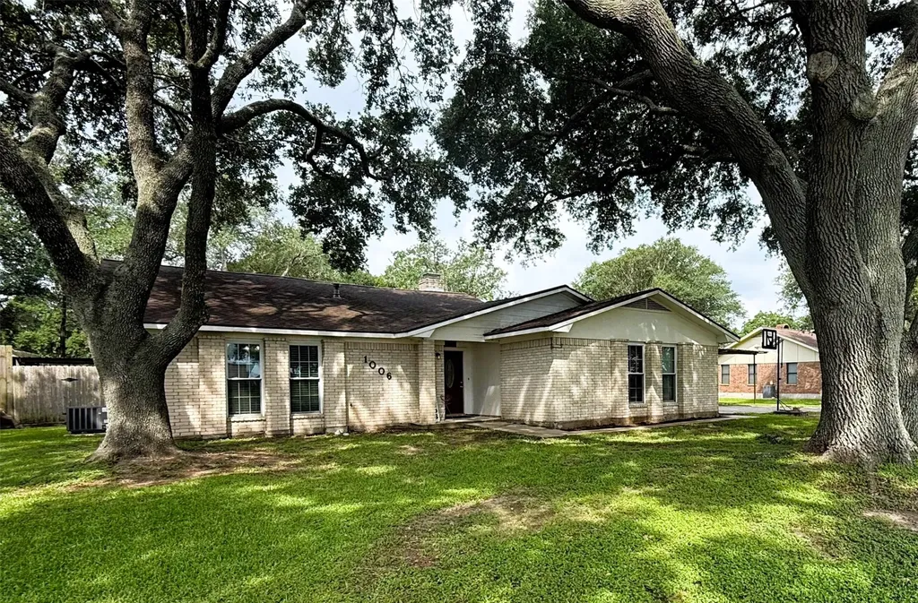 1006 Fairlane Drive Ganado TX 77962