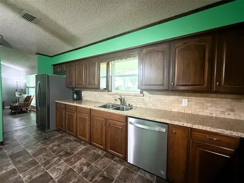 1006 Fairlane Drive Ganado TX 77962