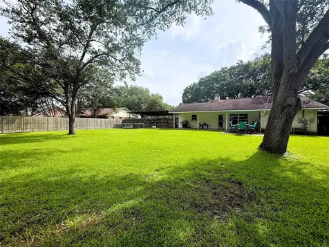 1006 Fairlane Drive Ganado TX 77962