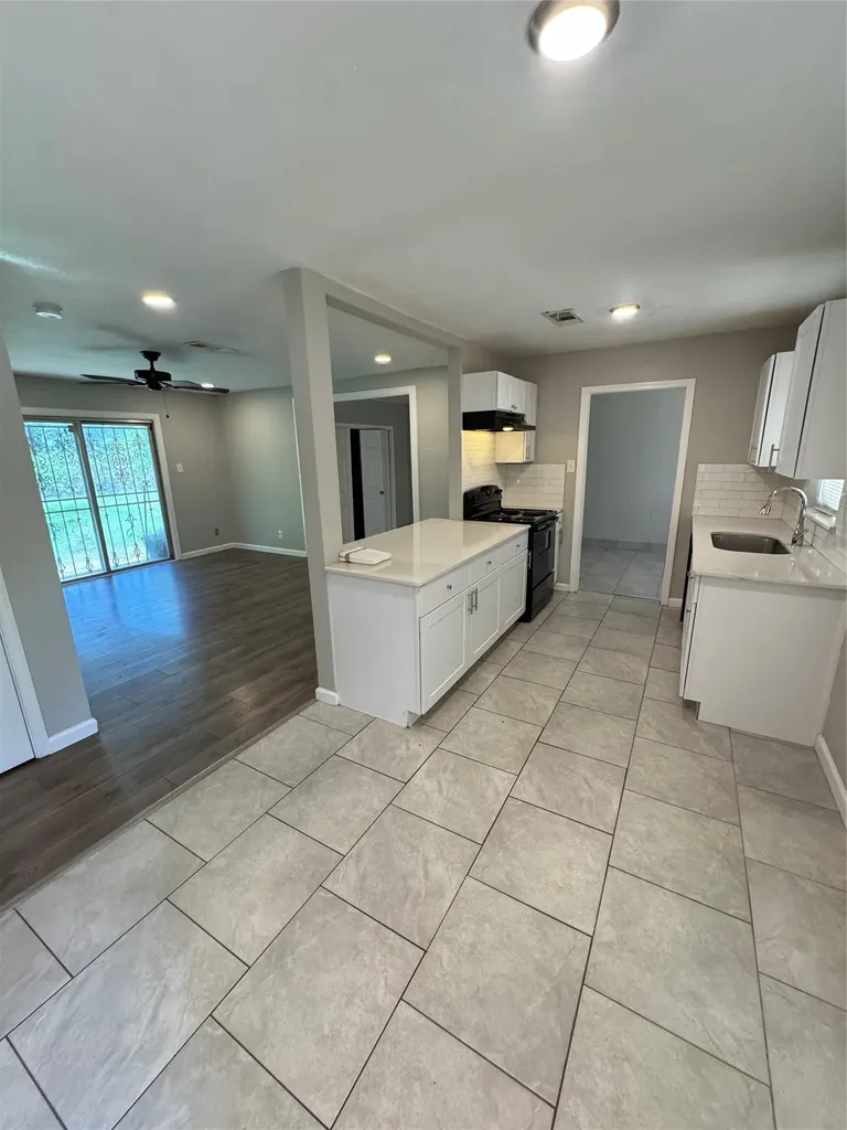 9902 Valley Sun Drive Houston TX 77078