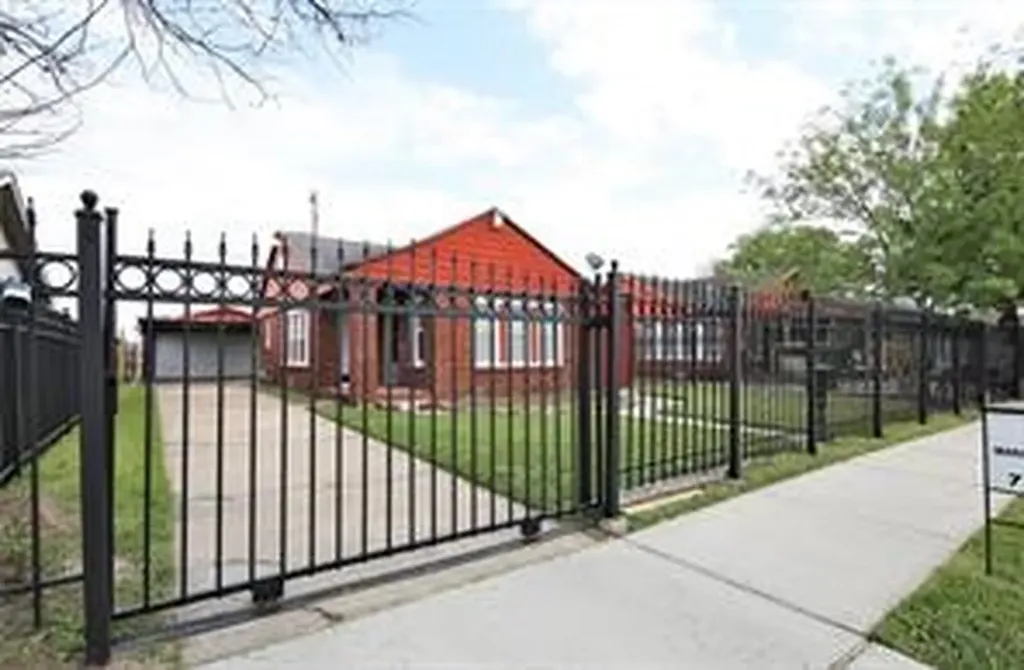 2527 Oakcliff Street Houston TX 77023