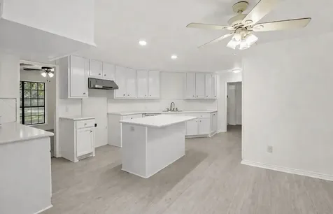 1010 Mockingbird Lane Richwood TX 77531