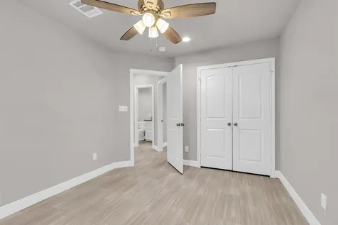 11158 Lake Drive Willis TX 77378