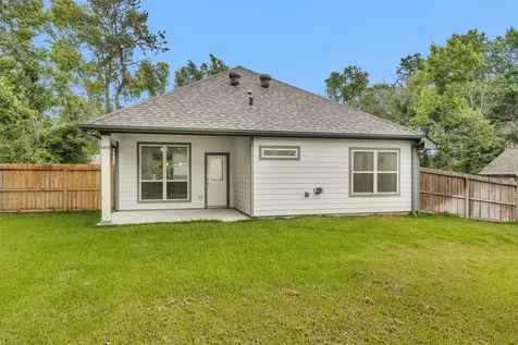 11158 Lake Drive Willis TX 77378