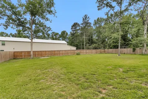 11158 Lake Drive Willis TX 77378