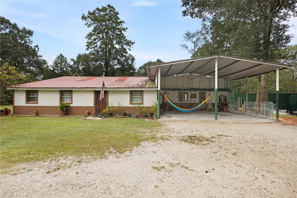 1309 S Franklin Avenue Cleveland TX 77327