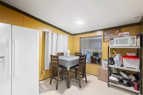 1309 S Franklin Avenue Cleveland TX 77327