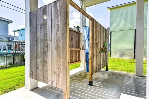 4022 Fort Bend Drive Galveston TX 77554