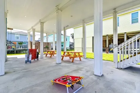 4022 Fort Bend Drive Galveston TX 77554