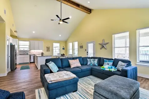 4022 Fort Bend Drive Galveston TX 77554
