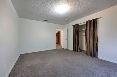 122 Ave E Shiner TX 77984