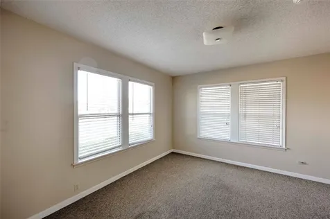 122 Ave E Shiner TX 77984