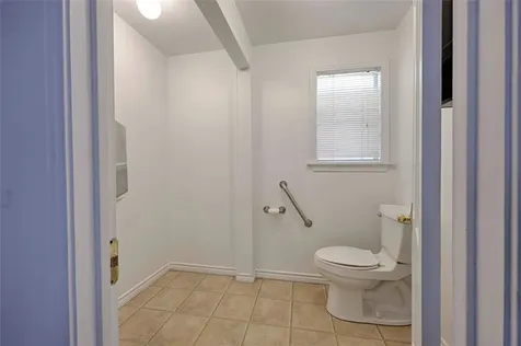 122 Ave E Shiner TX 77984