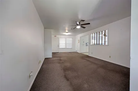 122 Ave E Shiner TX 77984