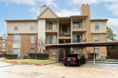 12550 Whittington Drive 704 Houston TX 77077