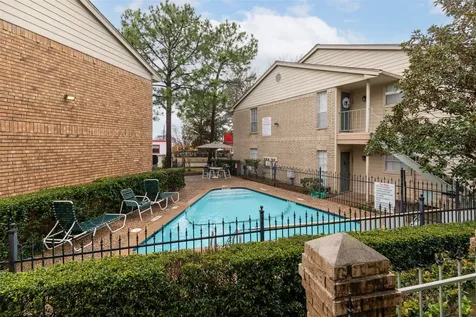 12550 Whittington Drive 704 Houston TX 77077