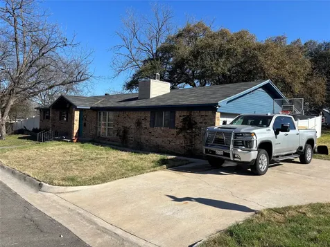 708 W Avenue A Lampasas TX 76550